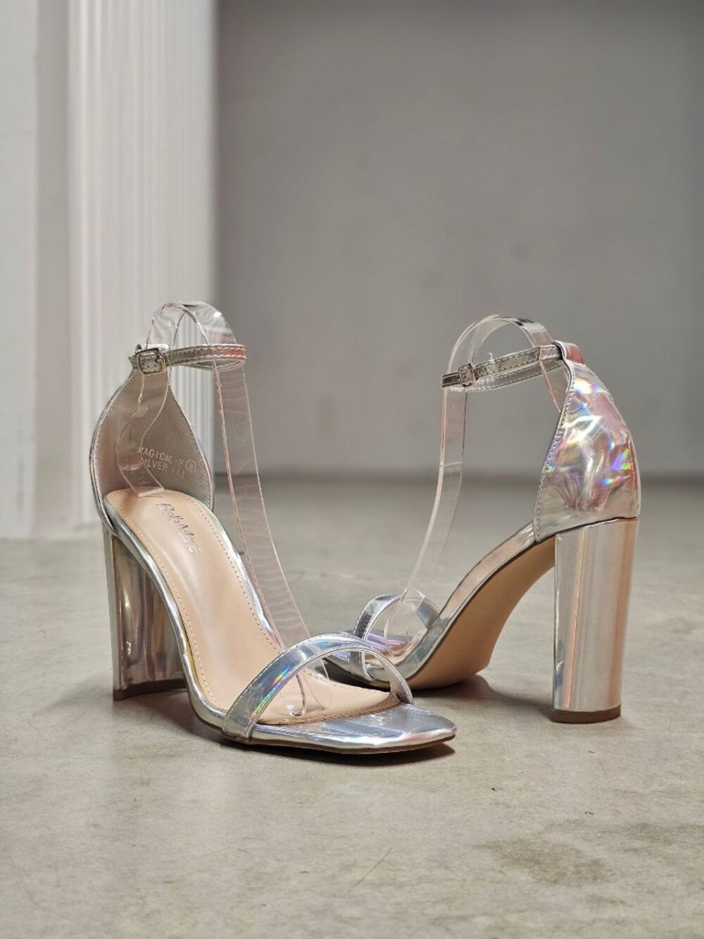 Holographic Silver Block Heel Sandals With Adjustable Ankle Strap And Open Toe D
